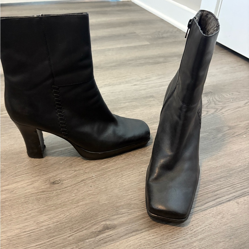 Elegant Black Women's Boots